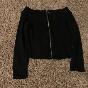 Cropped of the should sweater